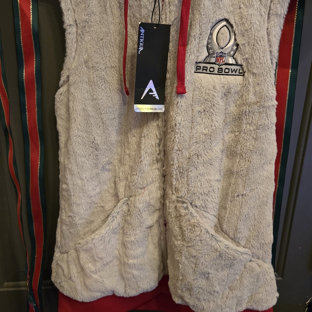 Antigua Beige and Red Pro Bowl Vest